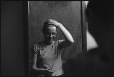 M�dchen mit langen und mit kurzen Haaren
                      3