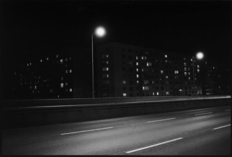 Hochh&auml;user und Stra&szlig;e 2